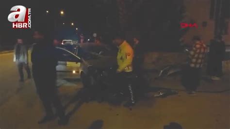 B­u­r­s­a­­d­a­ ­s­i­t­e­n­i­n­ ­d­u­v­a­r­ı­n­a­ ­ç­a­r­p­a­n­ ­o­t­o­m­o­b­i­l­d­e­k­i­ ­2­ ­k­i­ş­i­ ­y­a­r­a­l­a­n­d­ı­